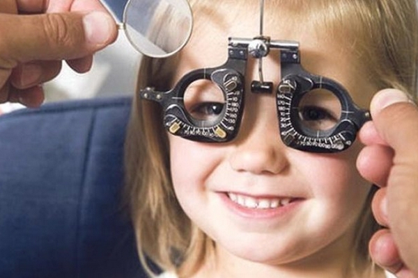 Как правильно выбирать офтальмолога для ребенка?