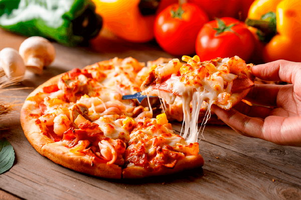 Как появилась пицца: несколько слов об истории самого популярного в ми